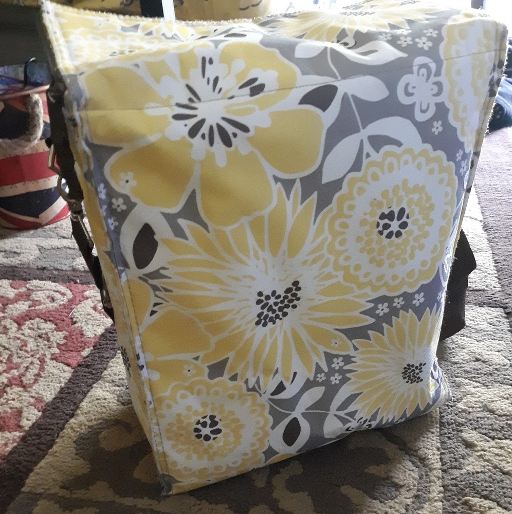Thirty one large cooler bag